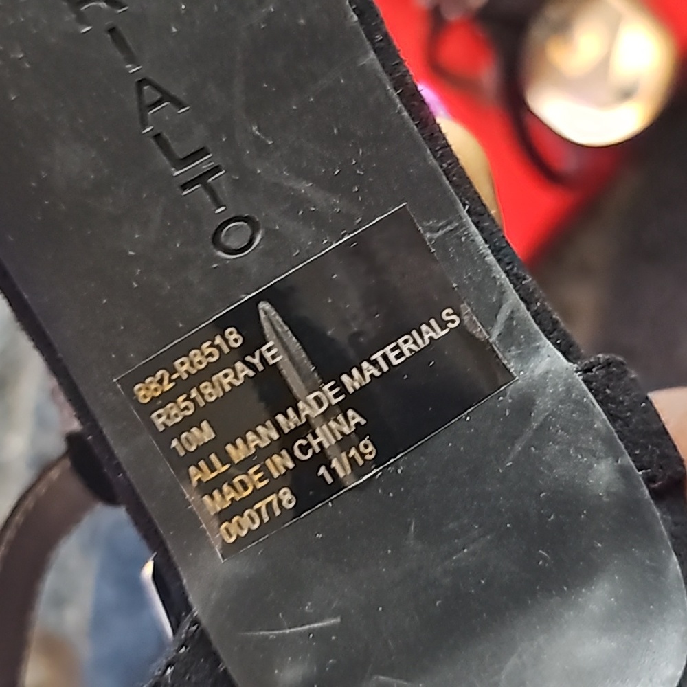 Shoes - Picture 5 of 10